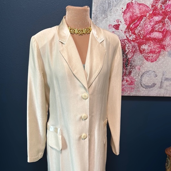 Elegant Cream Long Coat First Lady Jackie and Julian - Picture 9 of 11